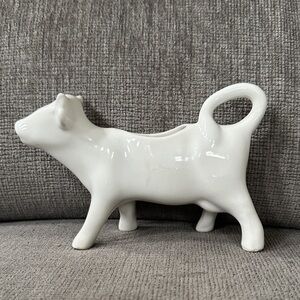 Elegant White Ceramic Cow Creamer